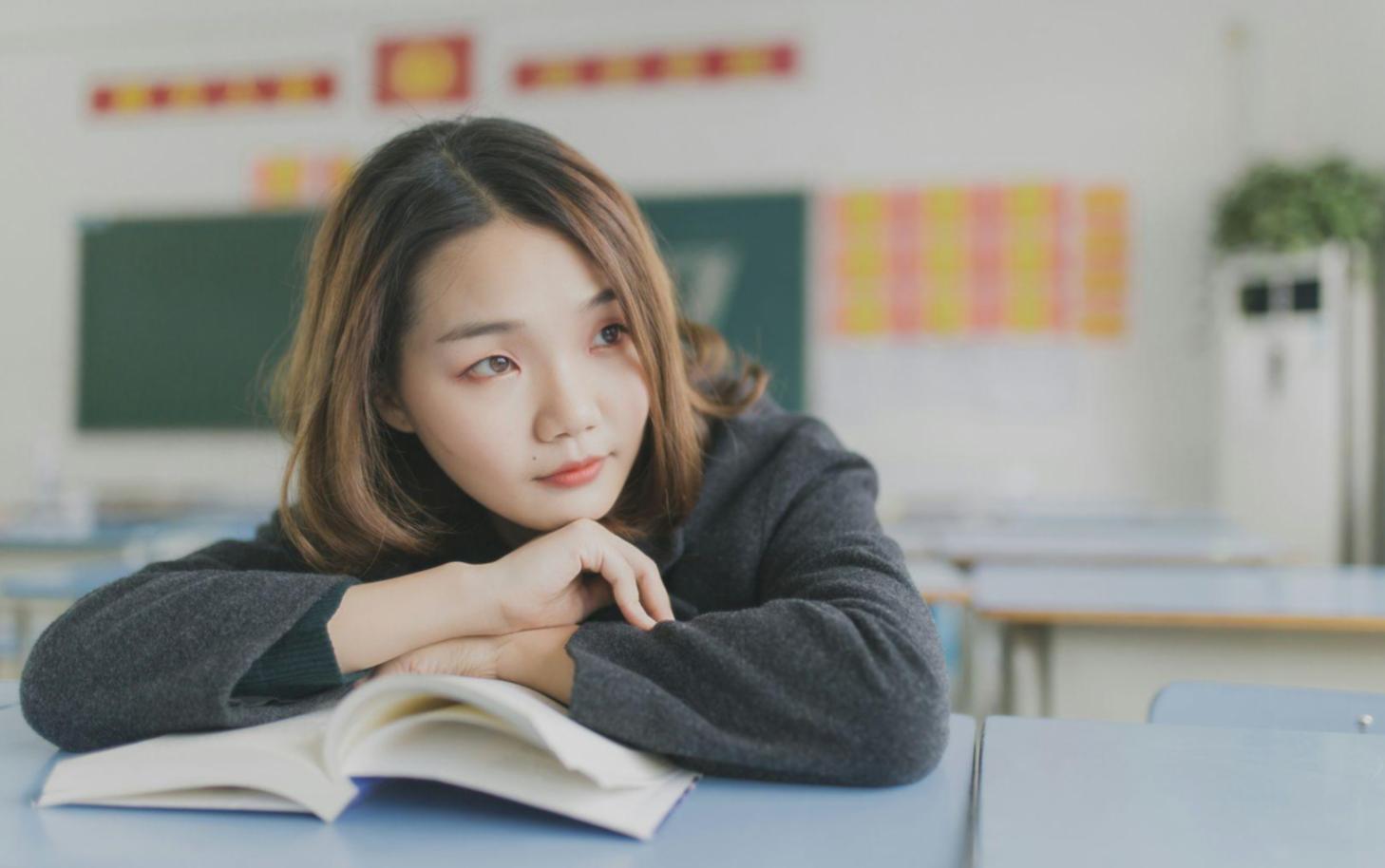 Different learning materials including charts and guides for investment education